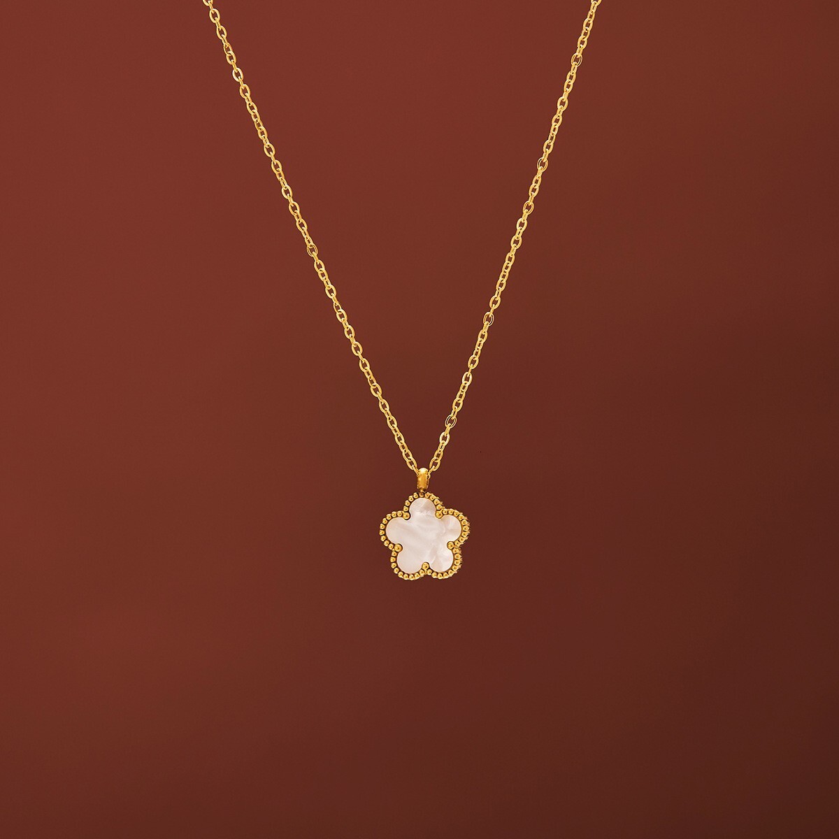 Five-leaf Clover Flower Titanium Steel Necklace For Women Fashionable And Versatile Color-fading Jewelry Pendant Fashion Decoration