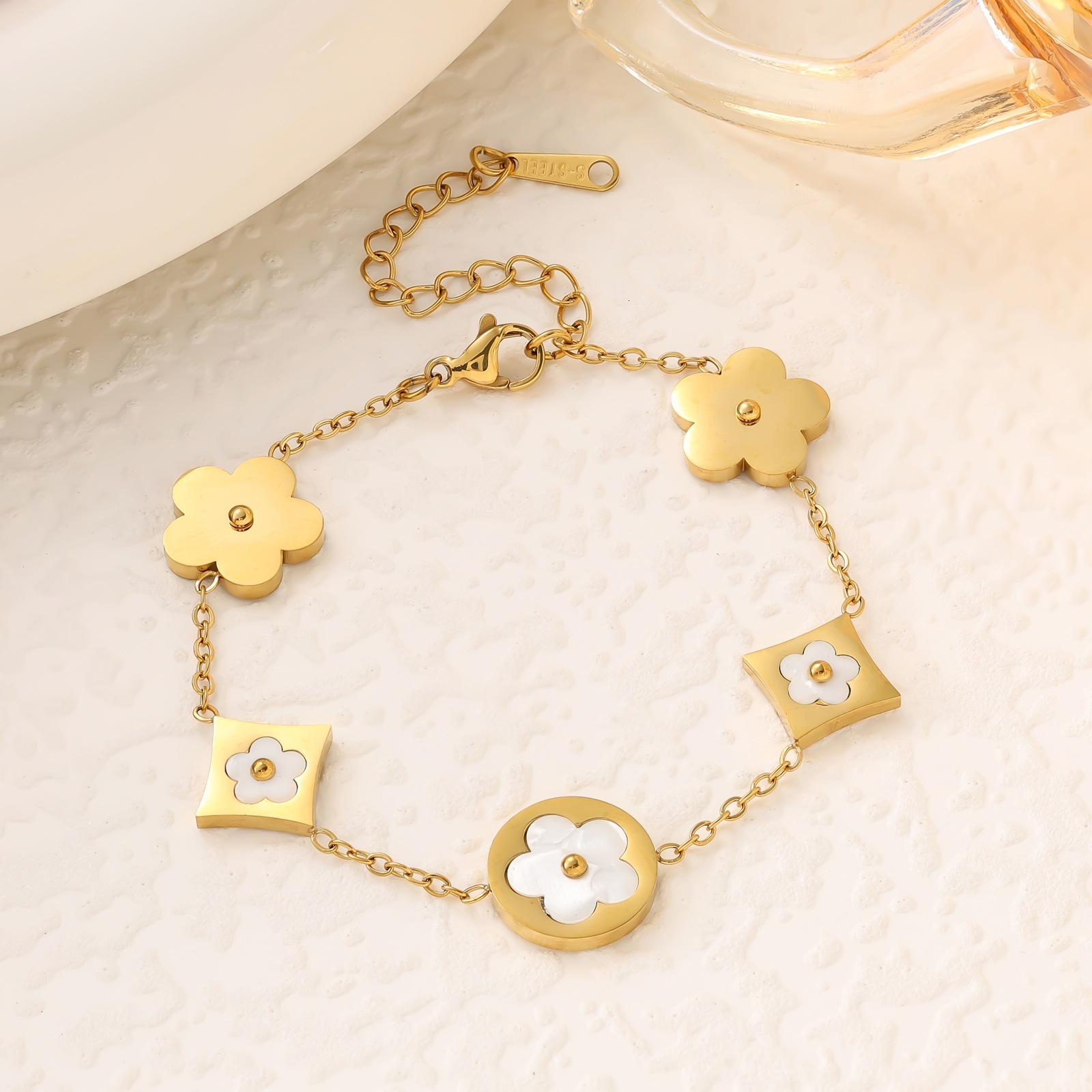 Titanium Steel Bracelet Five-Leaf Flower Hand Ornament Lucky Simple Elegant Fashion Versatile Light Summer Non-Fading Women