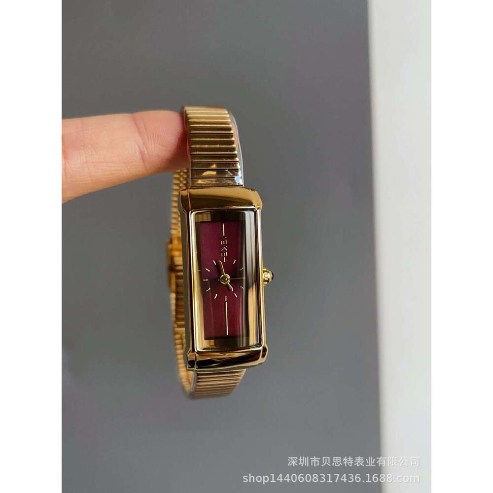 Vintage Style gold Axiannu Women's Niche Light Luxury Elegant Designer Exquisite Quartz Watch