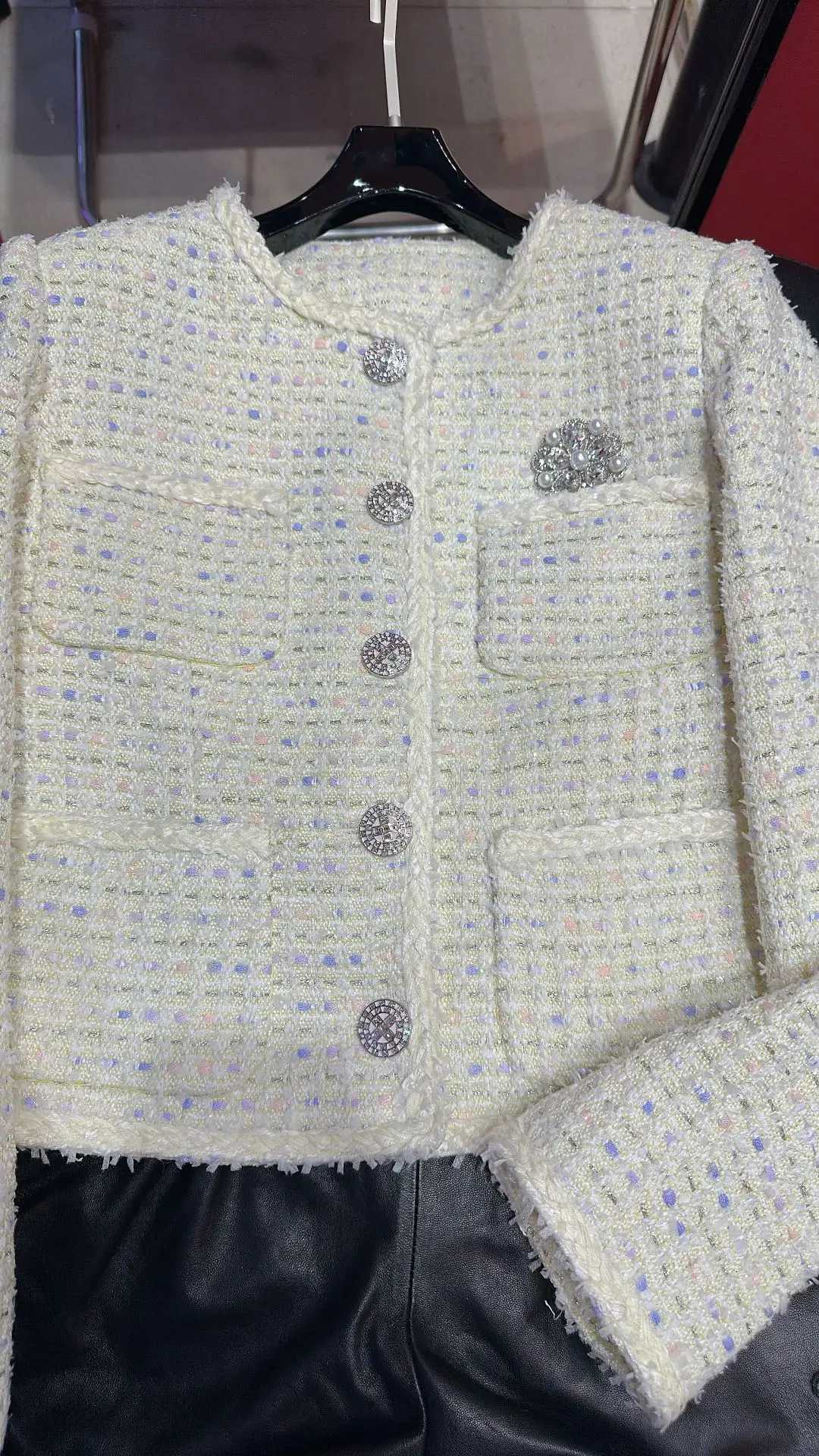 Jackets Women Spring Autumn Tweed Oneck Single Breasted Pearls Brooch Knitted Coat Vintage Elegant Sweet Slim Female Clothes Z250918