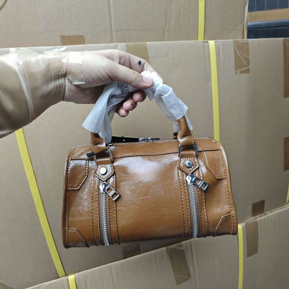 New Simple Versatile Classic Rhinestone Patent Leather Shoulder Bag With Hand-Painted Graffiti B5