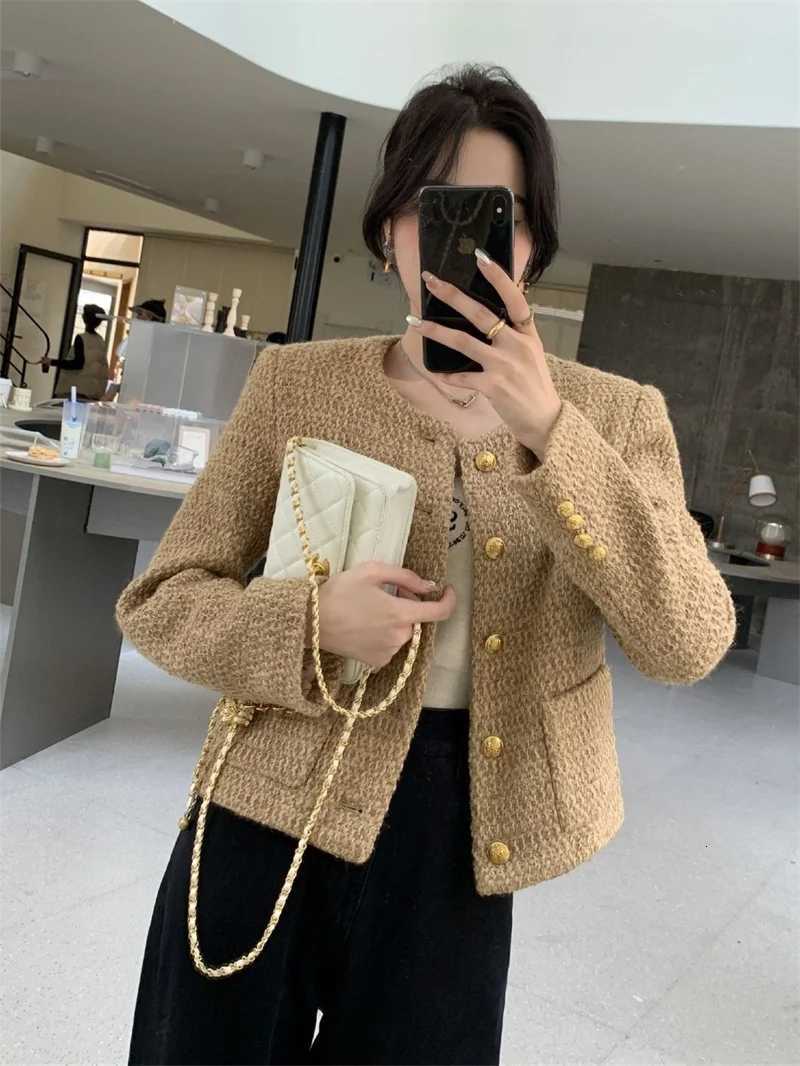 Fashion Loose Round Neck Beautiful Women Loose Spring And Autumn Short Retro High Quality Temperament Round Collar Tweed Coat Z250918