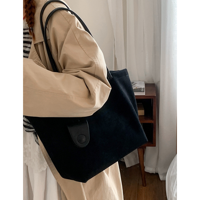 Vintage large capacity designer suede texture underarm bag 2025 new commuting shoulder bag