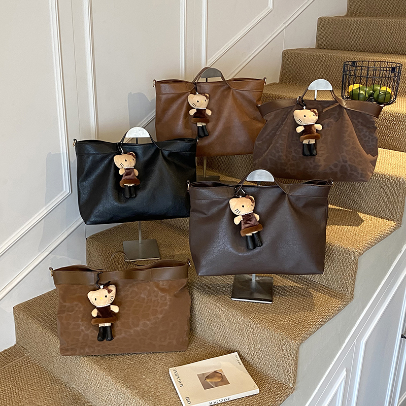 2025 New Fashionable, Elegant, Leisure Large Capacity Handbag, College Student Crossbody Bag, Daily Commuter, Advanced Multi functional Women's H