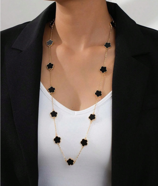 Simple Elegant Black and White Five-Leaf Clover Necklace for Women Jewelry for Women