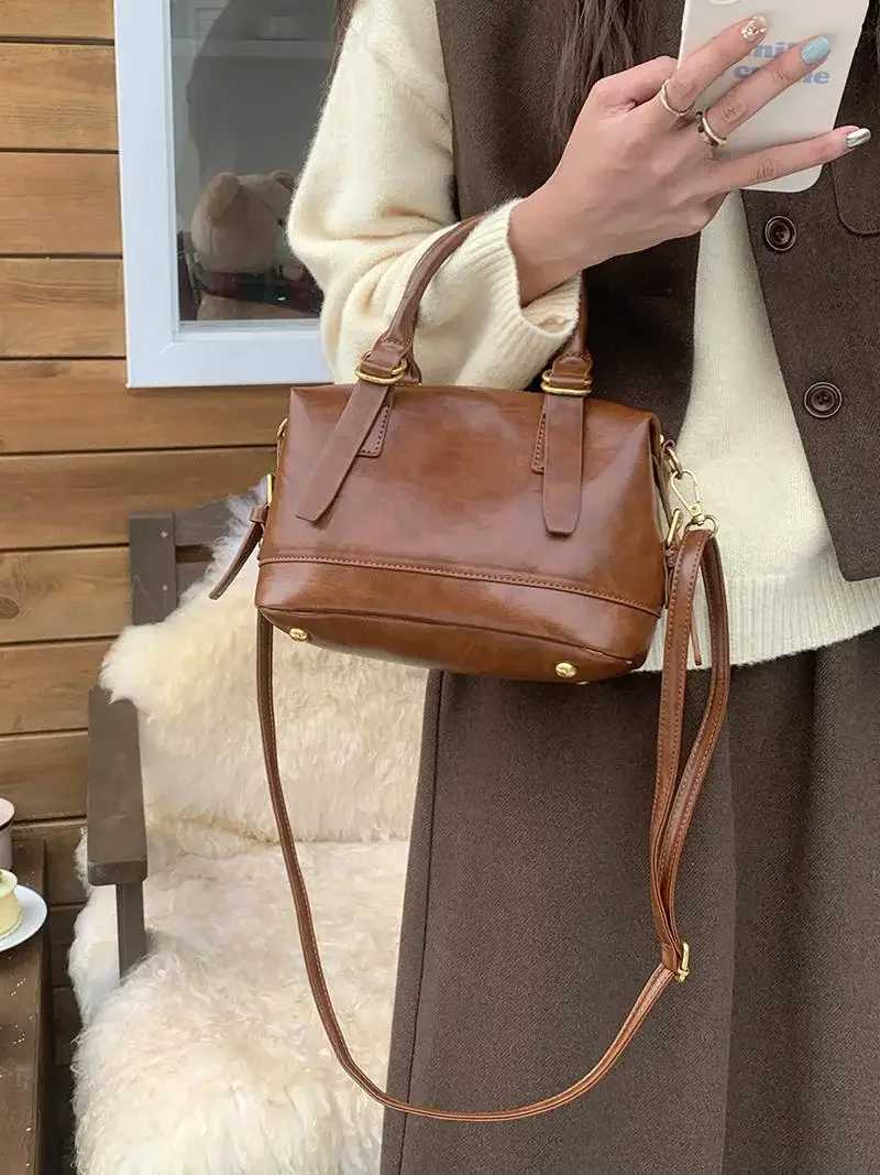 Retro Casual Womens Pillow Shoulder Bags Simple Portable Ladies Crossbody Bag Fashion PU Leather Female Bowling Purse HandbagsXJ250918