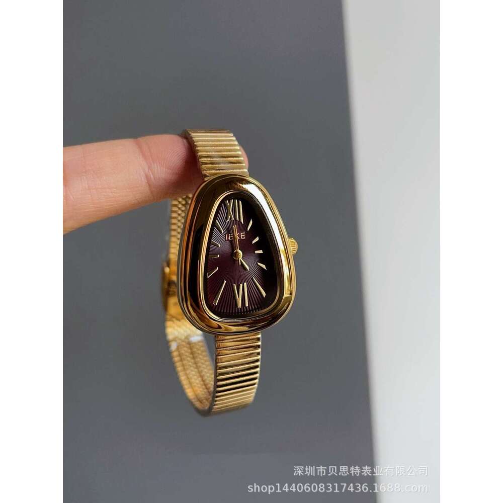 Vintage Style gold Axiannu Women's Niche Light Luxury Elegant Designer Exquisite Quartz Watch