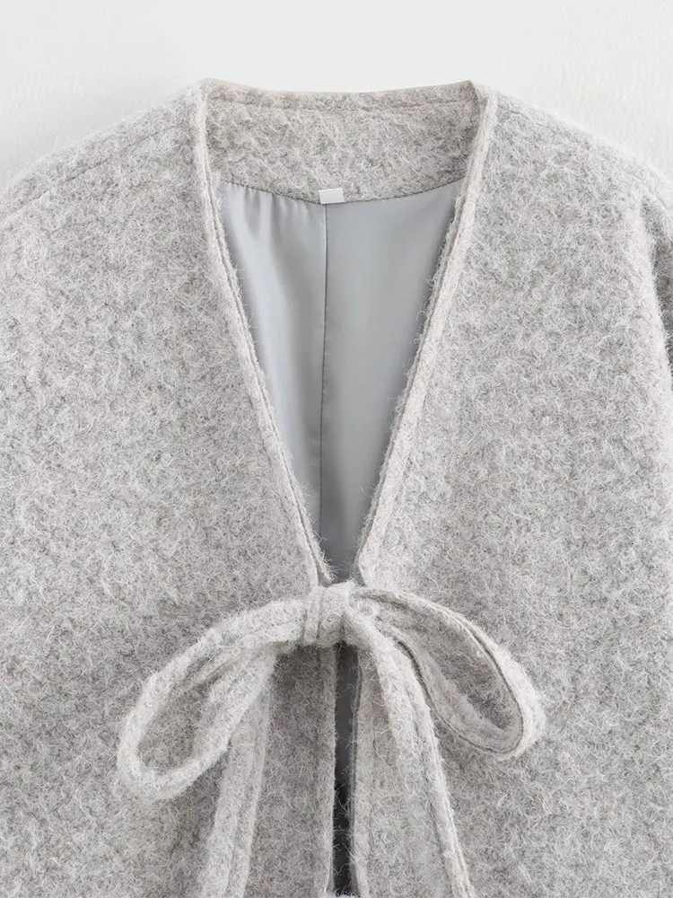 2024 Autumn WinterVintage Casual Chic Women Jackets Solid VNeck Long Sleeve Laceup Loose Thick Coats Fashion Outwears Z250918