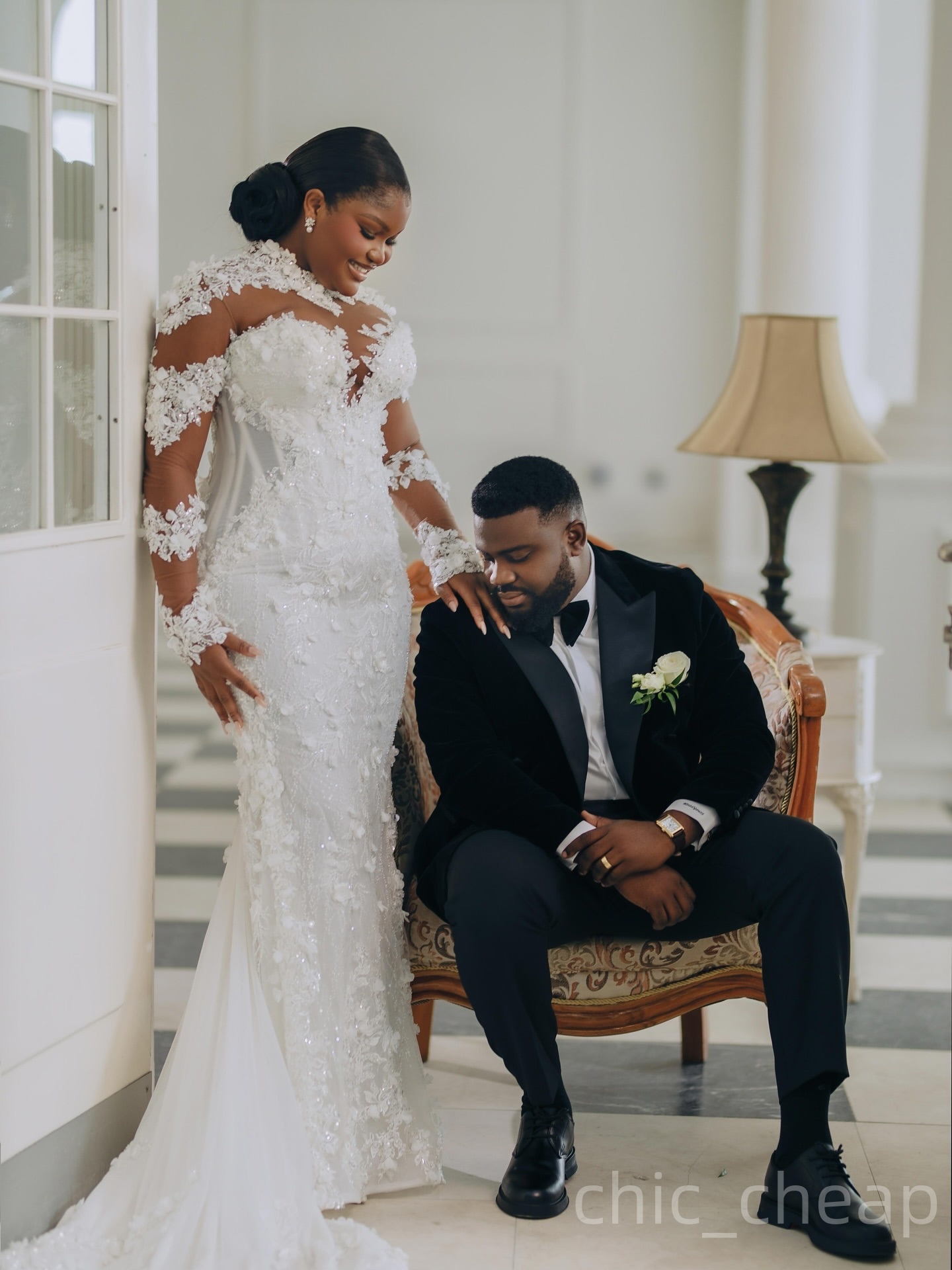 2025 Aso Ebi Plus Size Ivory Mermaid Wedding Dress Floral Lace Sheer Neck Long Sleeves Vintage Bridal Gowns Dresses ZJ0467