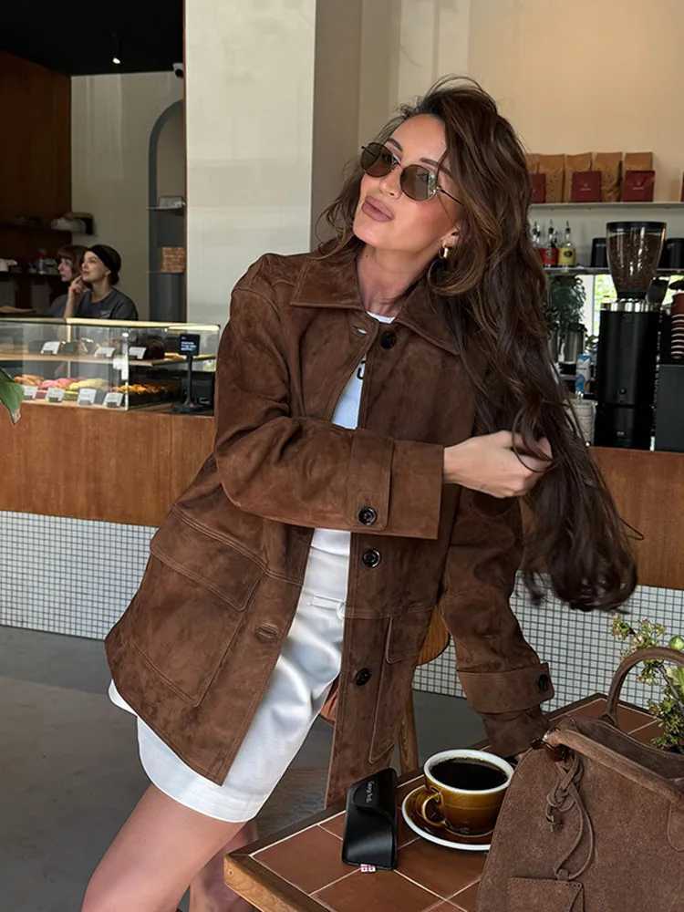 Women Dark Brown Suede Coats Lneck Pocket Single Breasted Pocket Long Sleeves Lady 2025 New Fashion Autumn Highstreet Outerwear Z250918