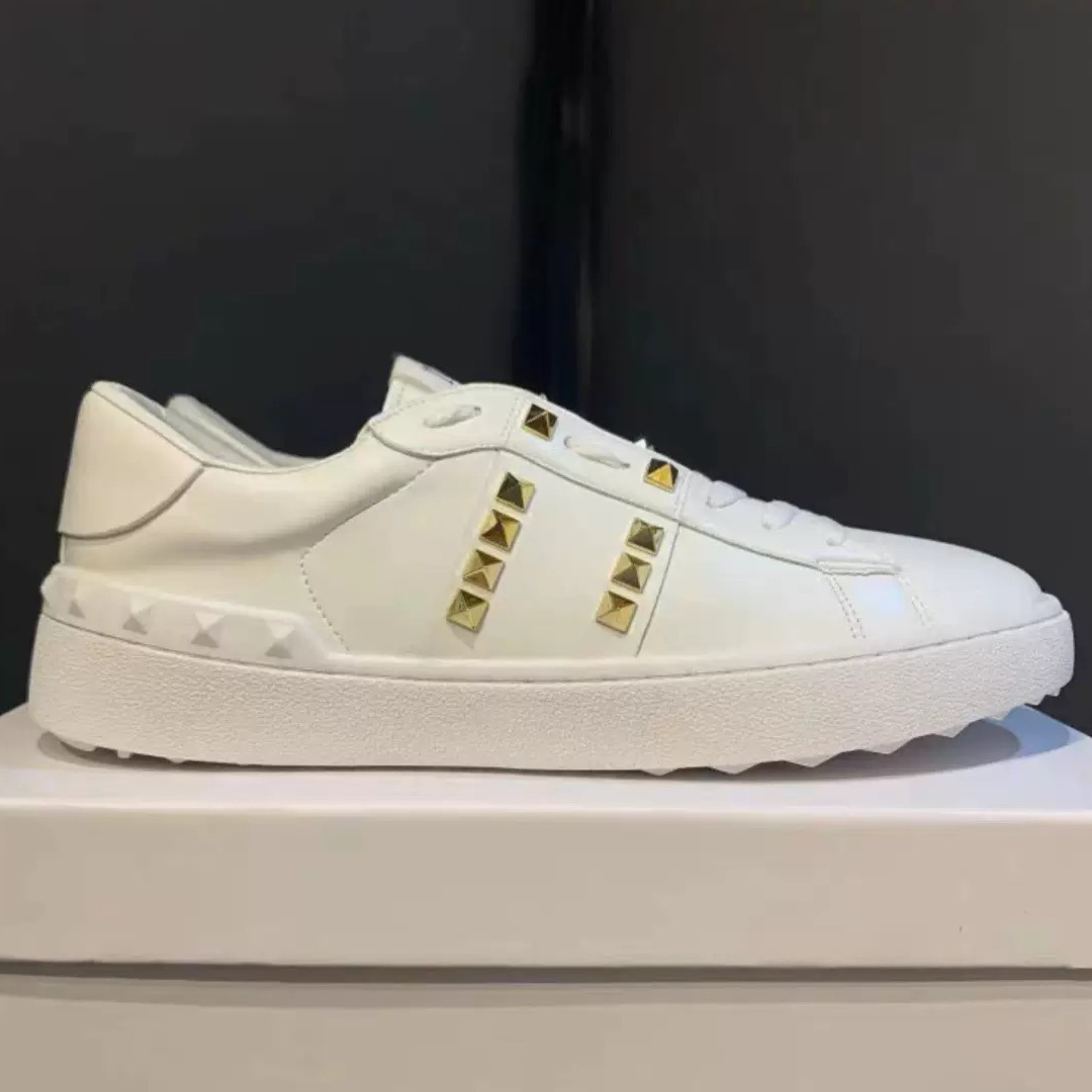 Designer shoes Rockstud Untitled Garavani Sneakers Casual shoes Classic Fashion riveted Casual shoes Women's flats Small White shoes