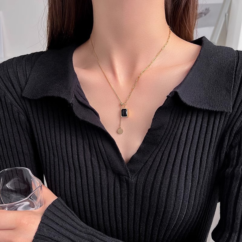 Emerald Splicing Collarbone Chain for Women, Simple Niche Adjustable Necklace, Minimalist Style Titanium Steel Choker, New Women's Model