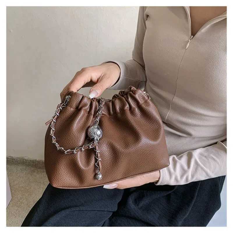 Women Shoulder Bucket Bags Small PU Leather Design Crossbody Bagfor Ladies New Fashion Y2k Brand Female Handbags and PursesXJ250918