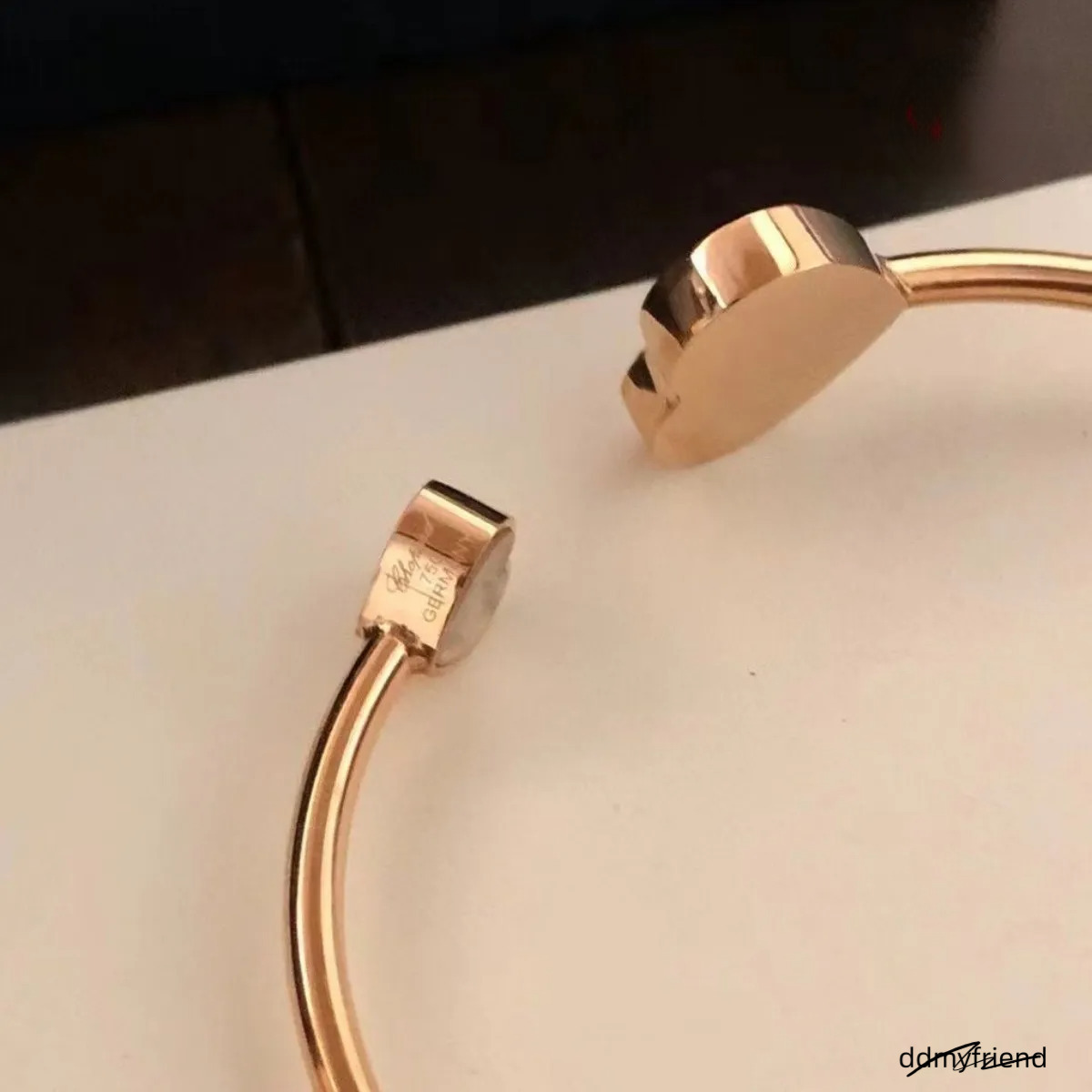 High-Version Love Side Dia Red Agate White Fritillary Without Fading V Gold High-End Gold-Plated Opening Lats Original Bracelet ddmyfriend