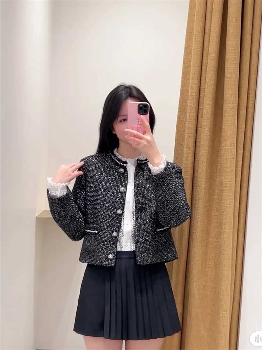Pearl Decoration Women Long Sleeve Tweed Coat Autumn Winter ONeck Plaid Single Breasted Fashion Jacket Top Z250918