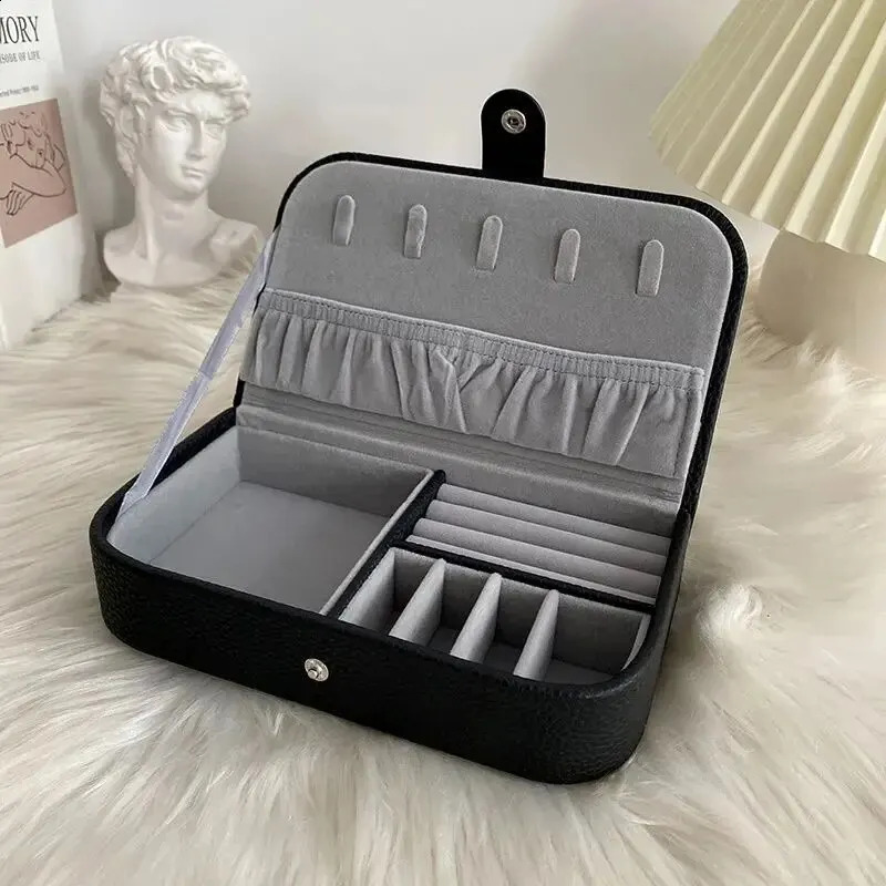 Portable Jewelry Box Jewelry Organizer Display Travel Jewelry Case Boxes Button Leather Storage 250918