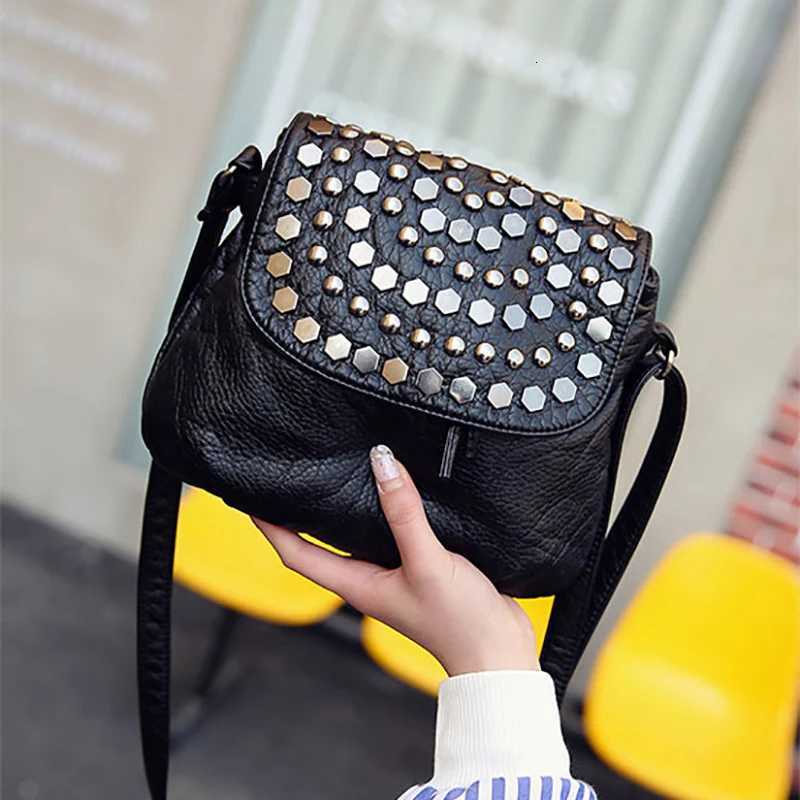 Soft Washing PU Leather Shoulder Bags for Women Black Color Rivet Handbag Crossbody Purse Female Flap Messenger Bags Pack Z250915