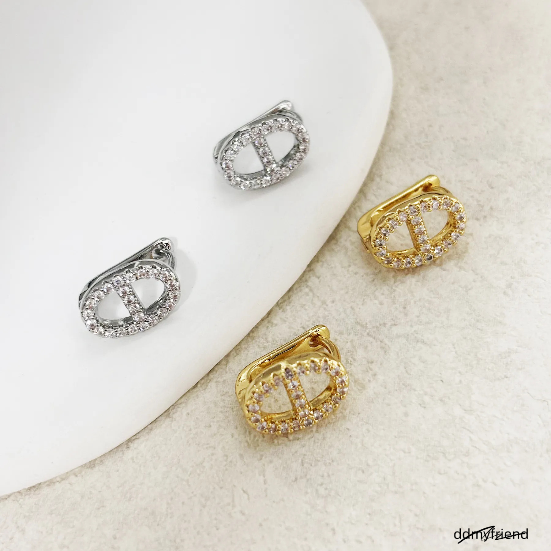 European And American Designer Jewelry Wedding Rings Simple Zircon Pig Nose Earrings Gold Plated High-End Elegant Ear Studs Wholesale ddmyfriend