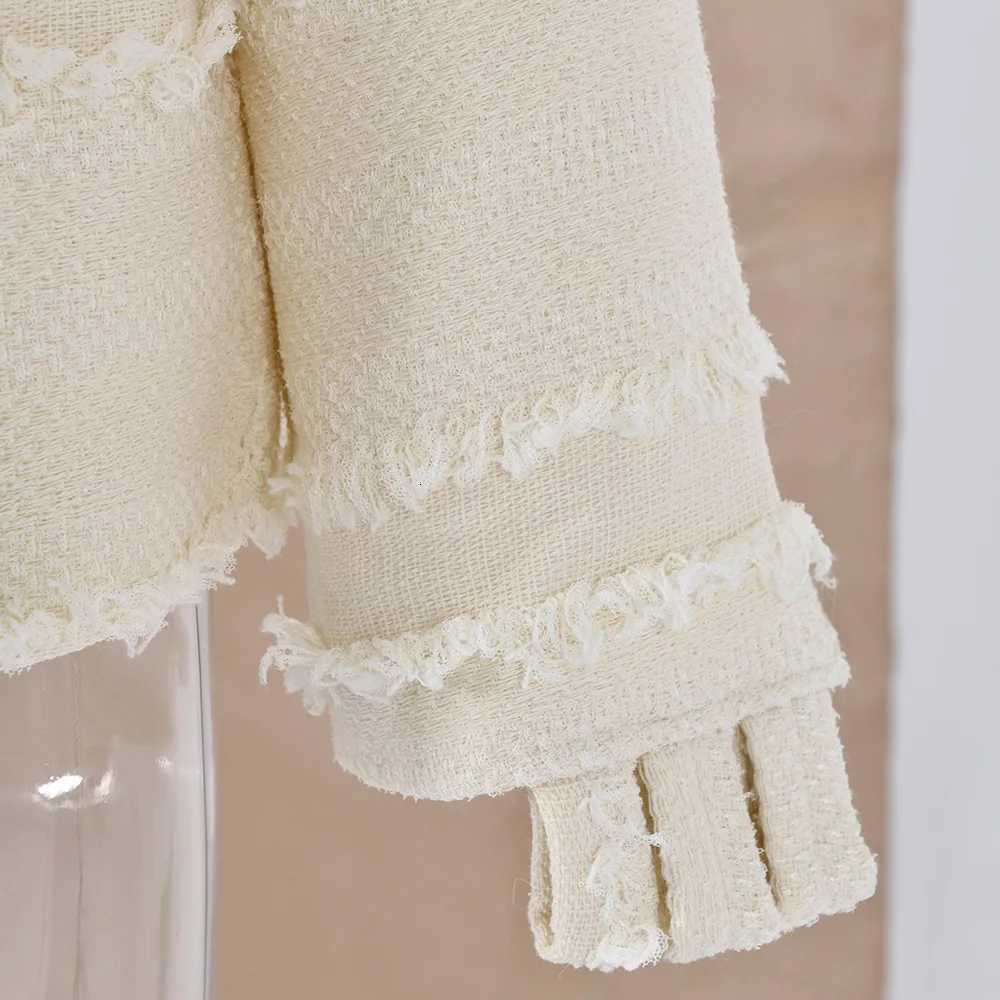 2024 New Winter Women Jackets Single Breasted V Neck Pearl Tweed Jacket Woven Fringe Elegant Loose Chain Wool Coat Long Sleeve Z250918