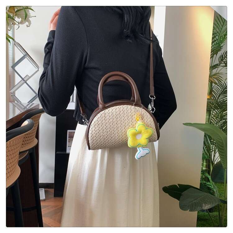 Straw Woven for Designer Bags Women 2025 Spring Summer New Fashion Niche Crossbody Beach High-end Handheld Shell Bag