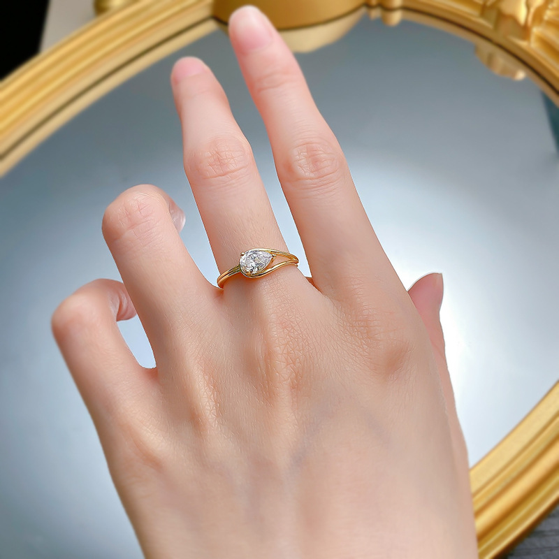 2025 Elegant Choucong Wedding Rings Luxury Jewelry Pure 100% 925 Sterling Silver 18K Gold Pear Cut Lab Moissanite Diamond Eternity Women Water Drop Br