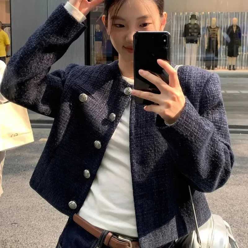 Short Quilted Jacket Luxury round Neck Long Sleeve Womens Outerwear Elegant French Style Top Vintage Autumn Fashion Design Z250918