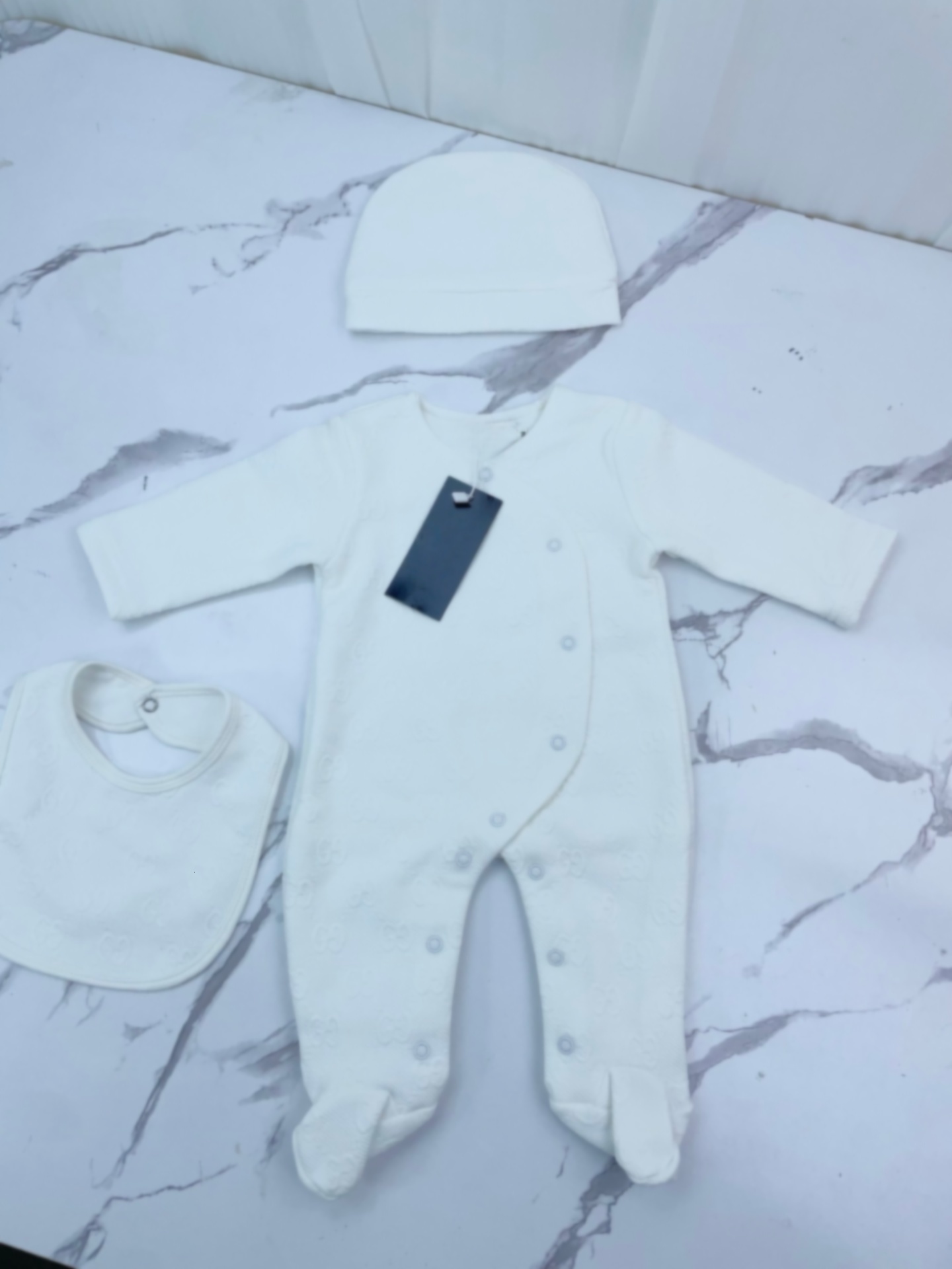 Designer Infant letter eming rompers sets Newborn baby long sleeve jumpsuits hat bibs 3pcs Luxury babies 1st climb clothes baby birthday gift Z0031 W251018