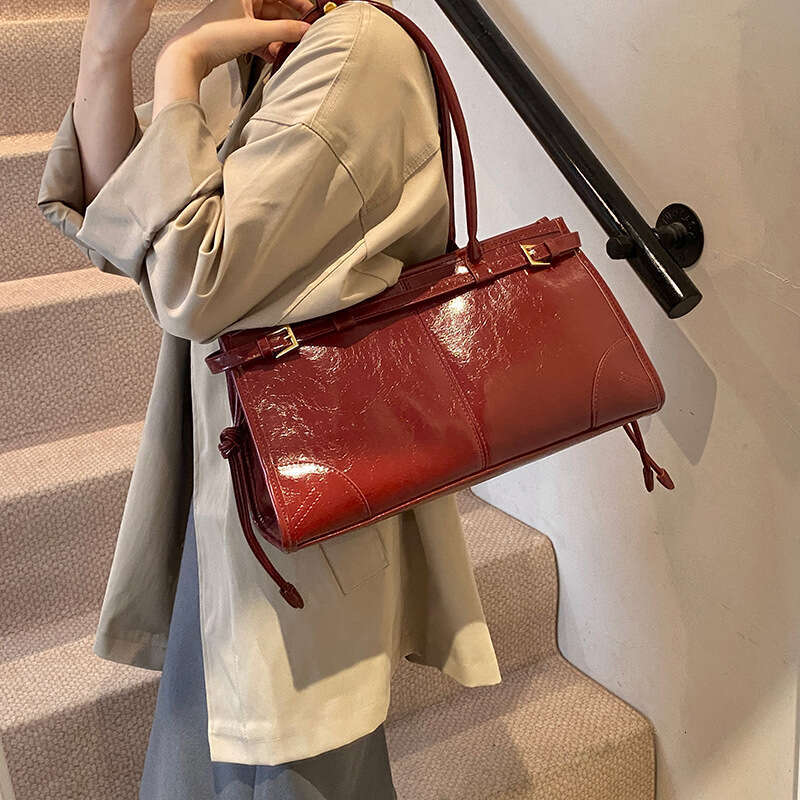 High-end Oil Wax Leather Large Capacity for Women 2025 New Trendy Versatile Commuter Shoulder Handheld Tote Bag