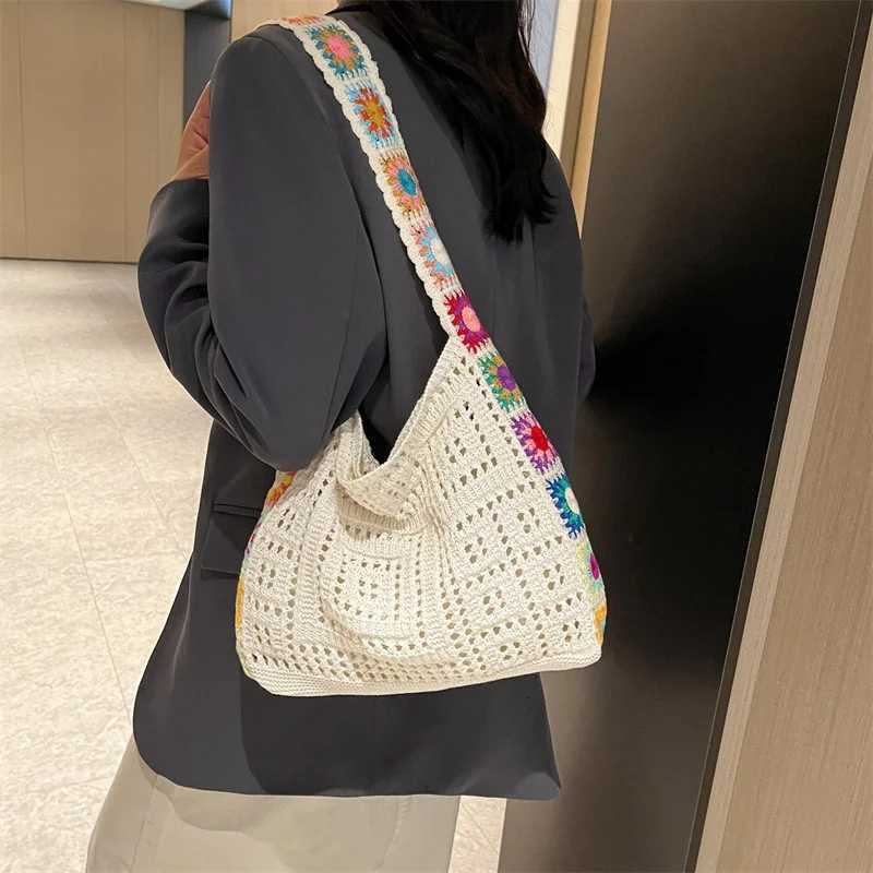 Vintage Hollow Woven Women Shoulder Bag Knitting Handbags Large Capacity Tote Bags For Ladies Summer Beach Travel Shopper Purse Z250915