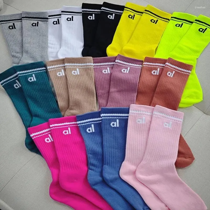 Designer5Pairs Men's Socks Fashion Women Men Classic Cotton High Tube Socks Solid Color Black White Grey Jogging Basketball Football Sports Socks