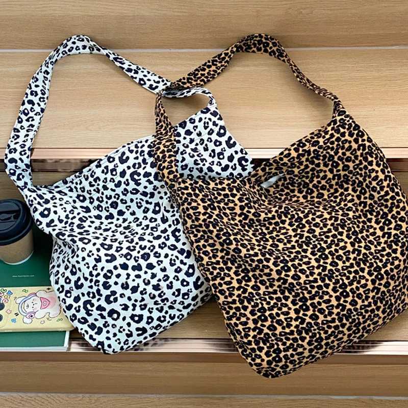 Female Leopard Print Messenger Bag Modern Shoulder Canvas Bag Student Diagonal Large Capacity Straddle Bag Z250915