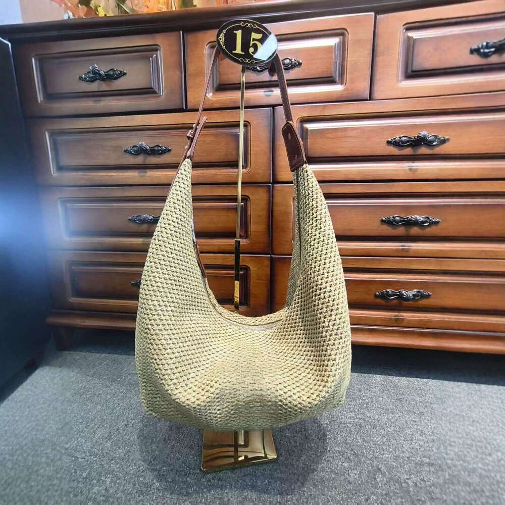 Hand-Woven Dumpling New Cowhide Crossbody Women's Casual Vacation Style Beach Straw Bag B5