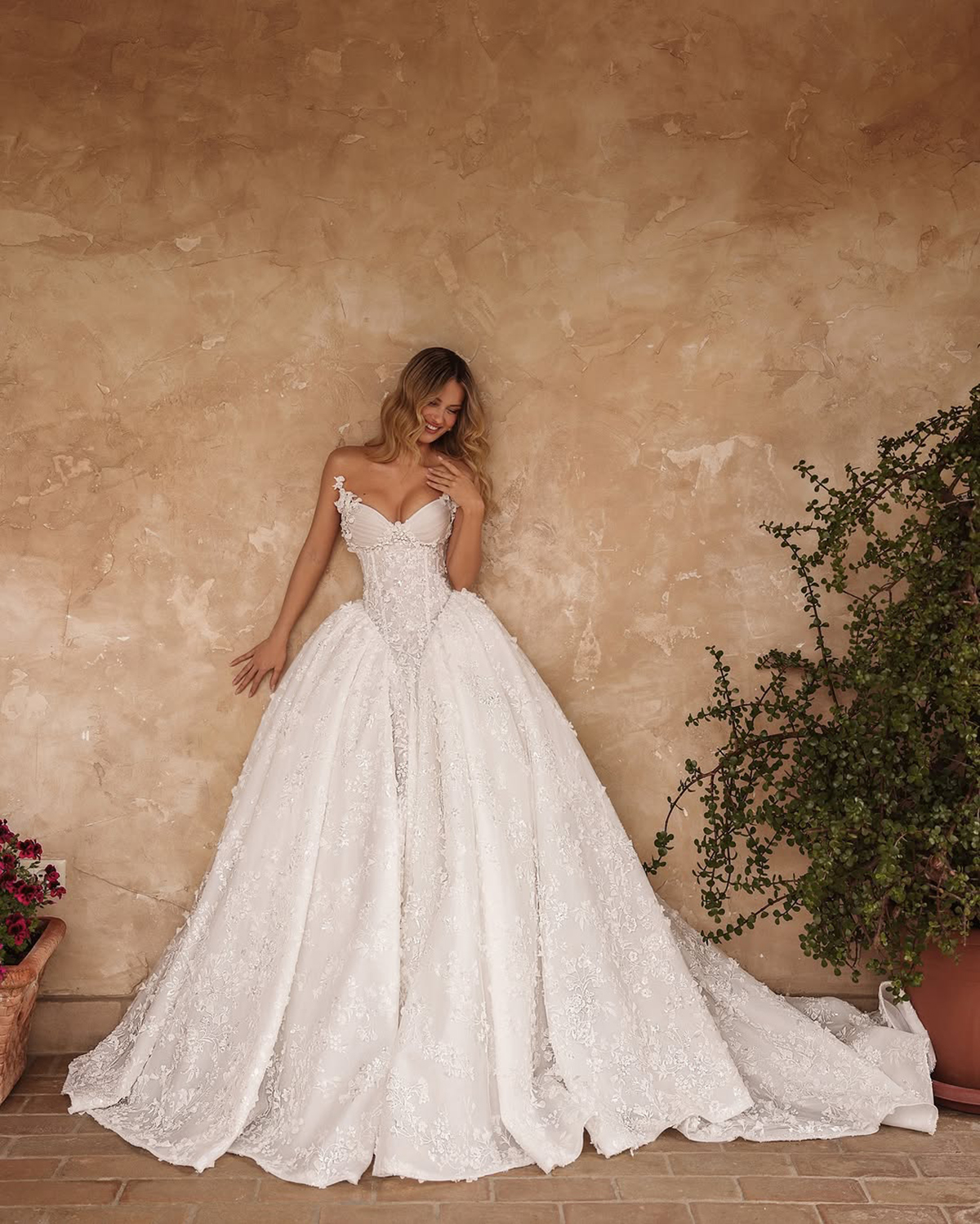 Vintage Wedding Dress For Women Sweetheart Neck Sleeveless Bridal Gown Appliques Sweep Train Dresses Custom Made vestidos de novia