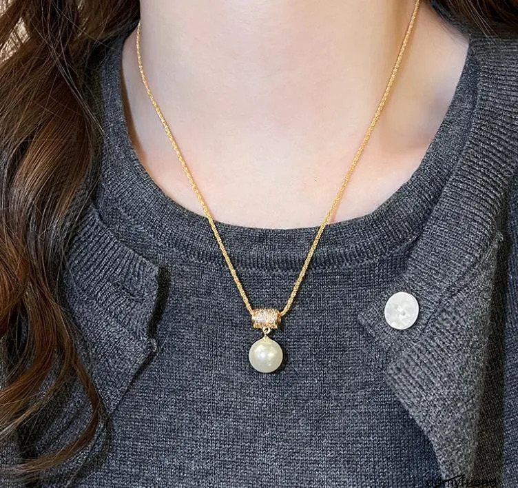 Golden Slim Waist Full Dia Pearl Necklace For Women 2025 Highend Light Niche Sweater Chain Jewelry 250728 ddmyfriend