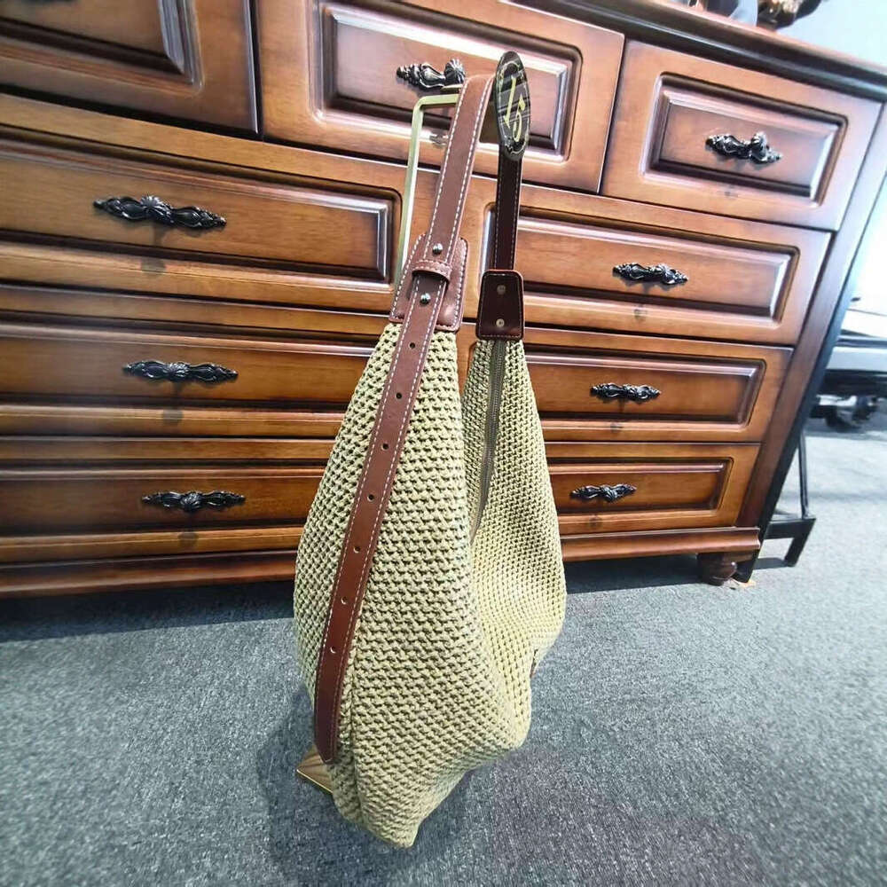 Hand-Woven Dumpling New Cowhide Crossbody Women's Casual Vacation Style Beach Straw Bag B5