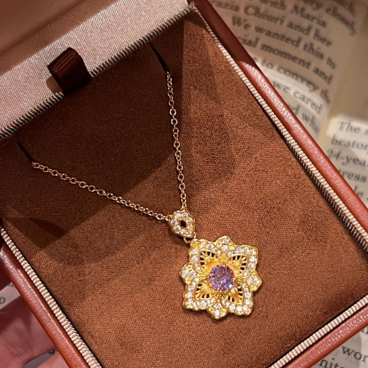 Mermaid Princess Silk Cloth Style Four-Leaf Clover Necklace for Women, Light Niche High-End Design Pendant Accessory Clavicle Chain