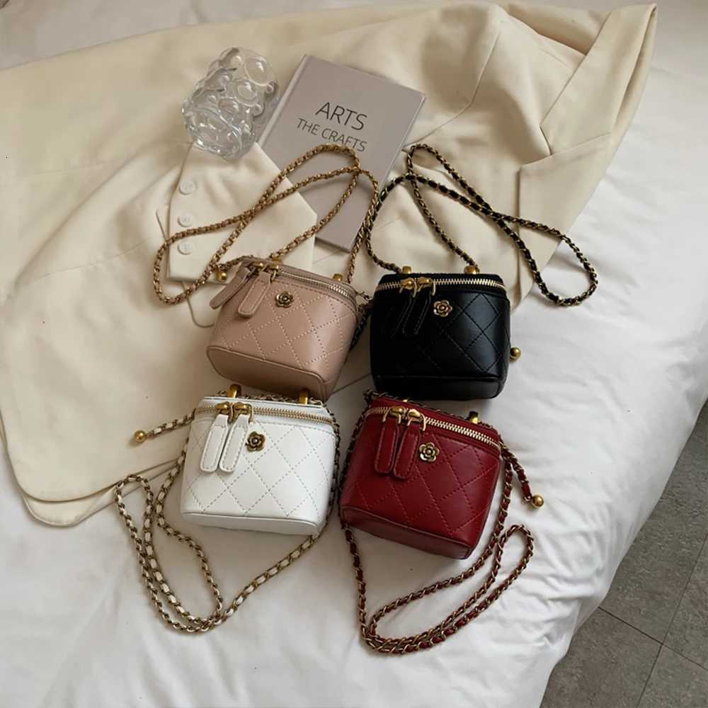 Advanced Lingge Small Fragrant Chain Box Bag New Fashionable and Versatile Single Shoulder Crossbody Phone BagXJ250918