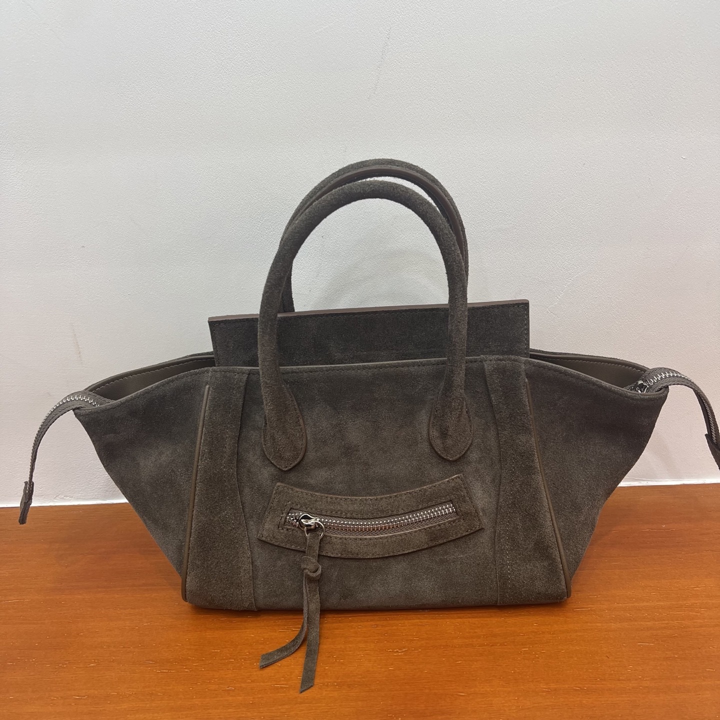 Retro style frosted textured suede leather handbag smiling casual women's crossbody bag beach bag large capacity women's shoulder bag autumn