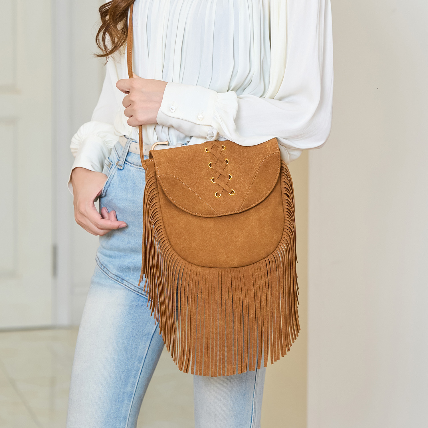 New Fashionable design Lace Up Women s Shoulder Bag Retro Style Small Square Bag Autumn New Designer Bag Tassel Women s Crossbody Bag