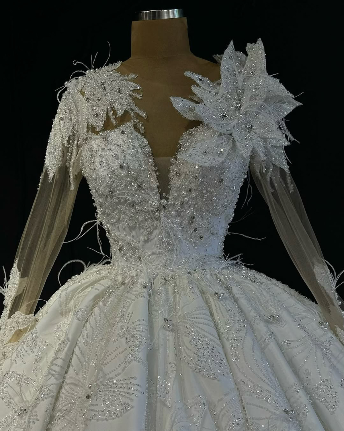 Exquisite Ball Gown Wedding Dress Jewel Neck Long Sleeves Bridal Gowns Pearls 3D Appliques Sequins Sweep Train Dresses Custom Made vestidos de novia