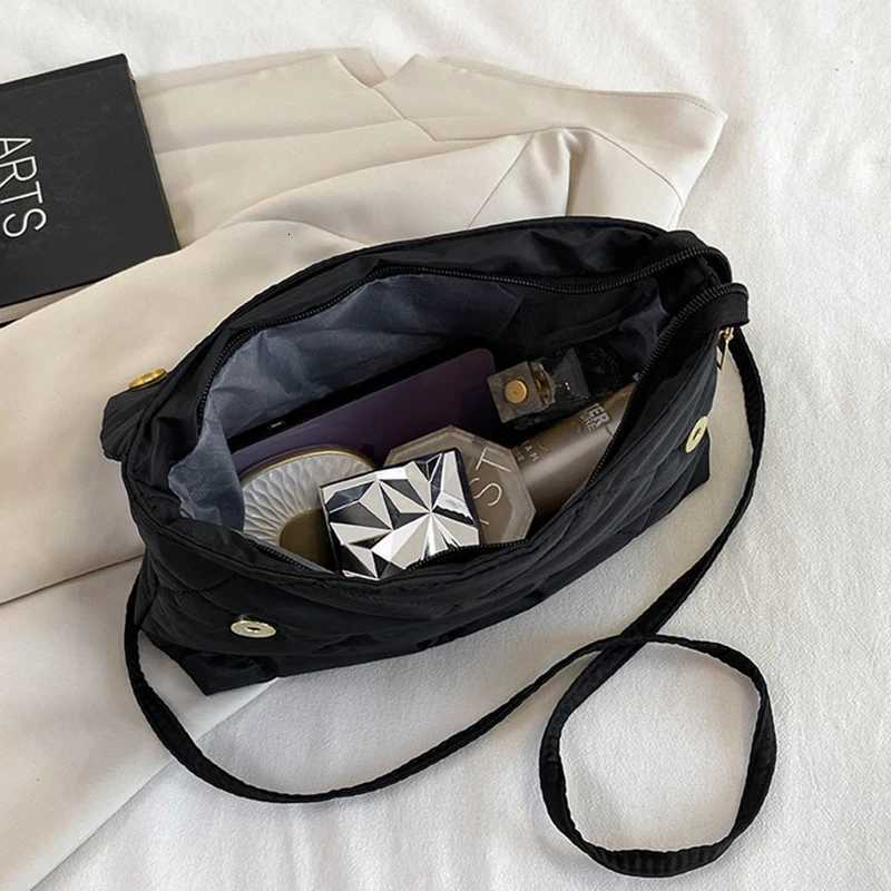 Small Crowd New Trendy Autumn Diamond Chain Womens Crossbody Handbag Solid Color Nylon Texture Shoulder Embroidered Thread Bag Z250915