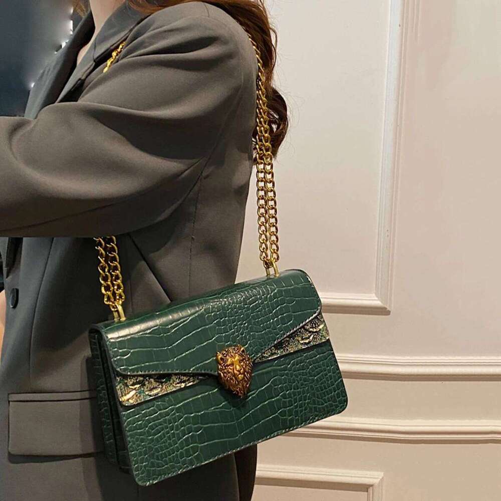 New Fashion Retro Simple Chain Underarm Crocodile Pattern Square Bag, High-Value Trendy Shoulder Bag