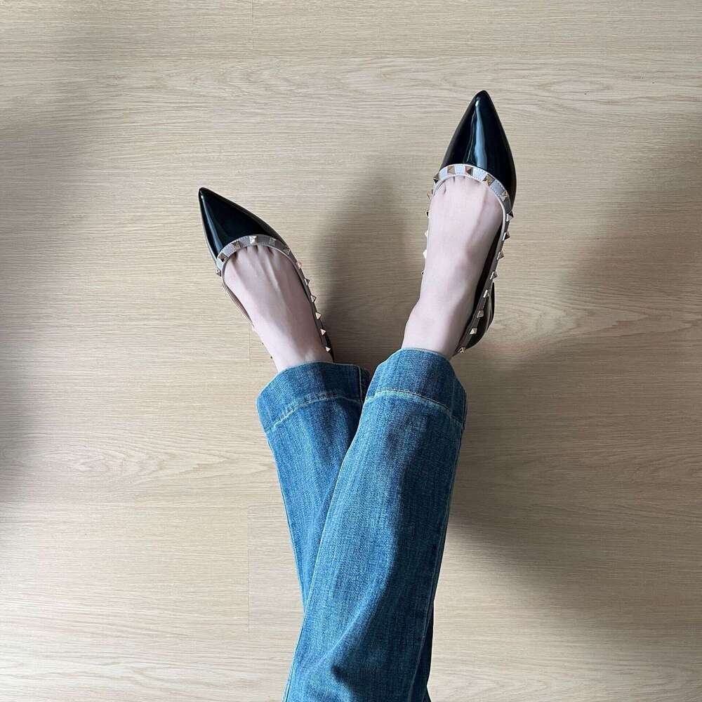 Pointed Toe Studded ~ Height Increasing 5cm French Style Shallow Mouth Soft Patent Leather Elegant Commuter Versatile Hidden Heel Shoes for Women