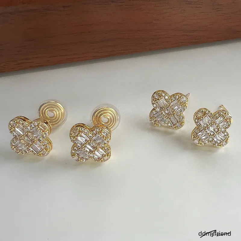 Free Shipping Designer Jewelry Super Shiny All Zircon Clover Ear Clip Elegant Social High-End Women's Earrings Exquisite Accessories ddmyfriend