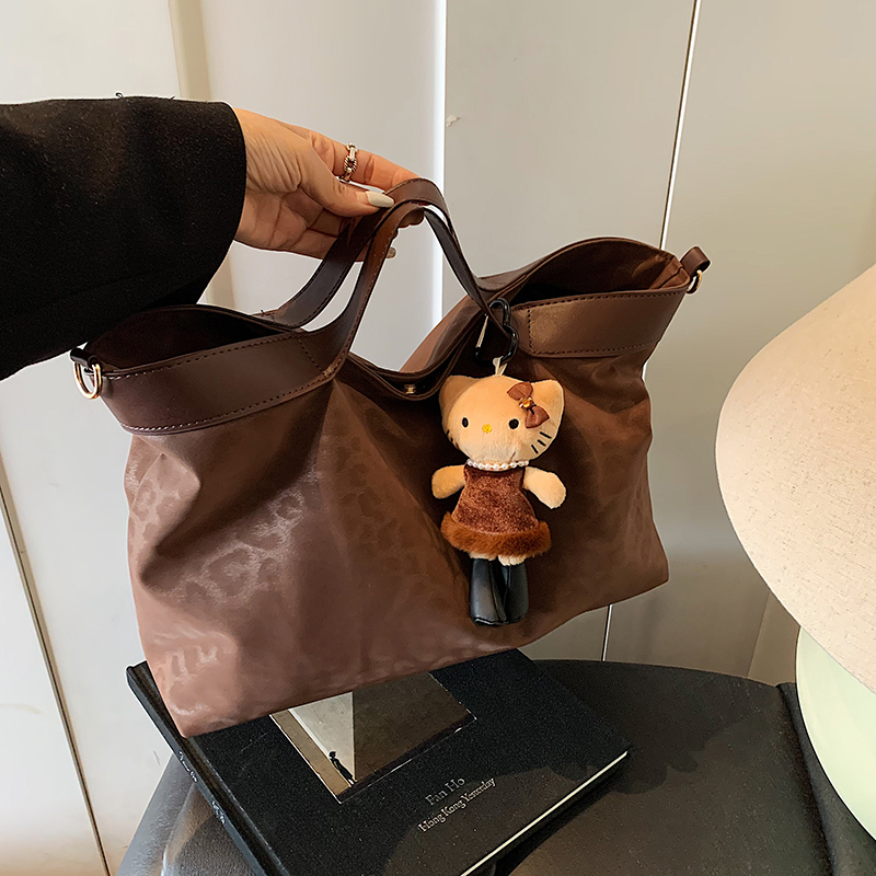 2025 New Fashionable, Elegant, Leisure Large Capacity Handbag, College Student Crossbody Bag, Daily Commuter, Advanced Multi functional Women's H