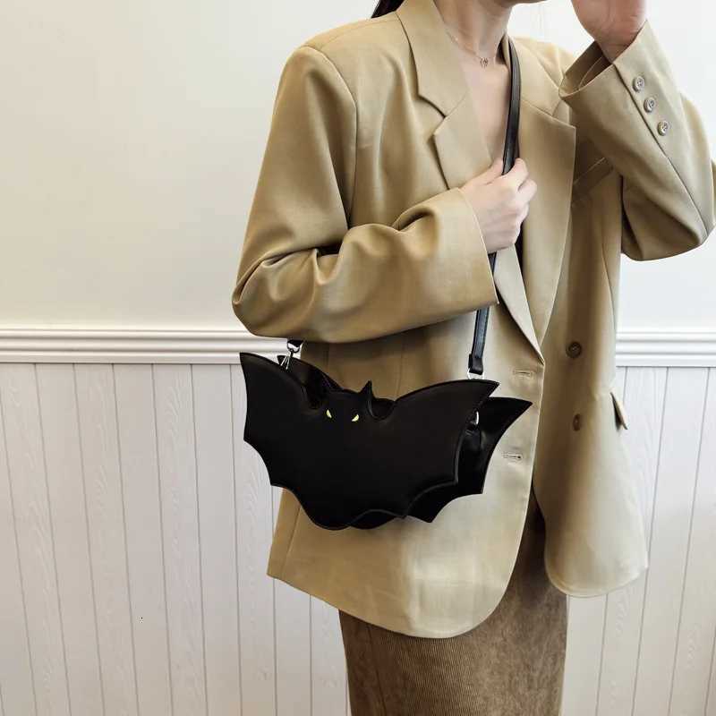 Halloween Bat Crossbody Bags for Women Shoulder Bags Fashionable Purse and Handbags Versatile Crossarm Underarm Bag PU SacXJ250918