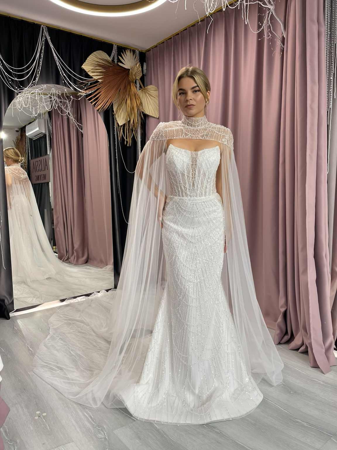 Designer Mermaid Wedding Dresses Strapless Strap With Wrap Bride Dress Beading Sequins Floor Length Bridal Dress Customized