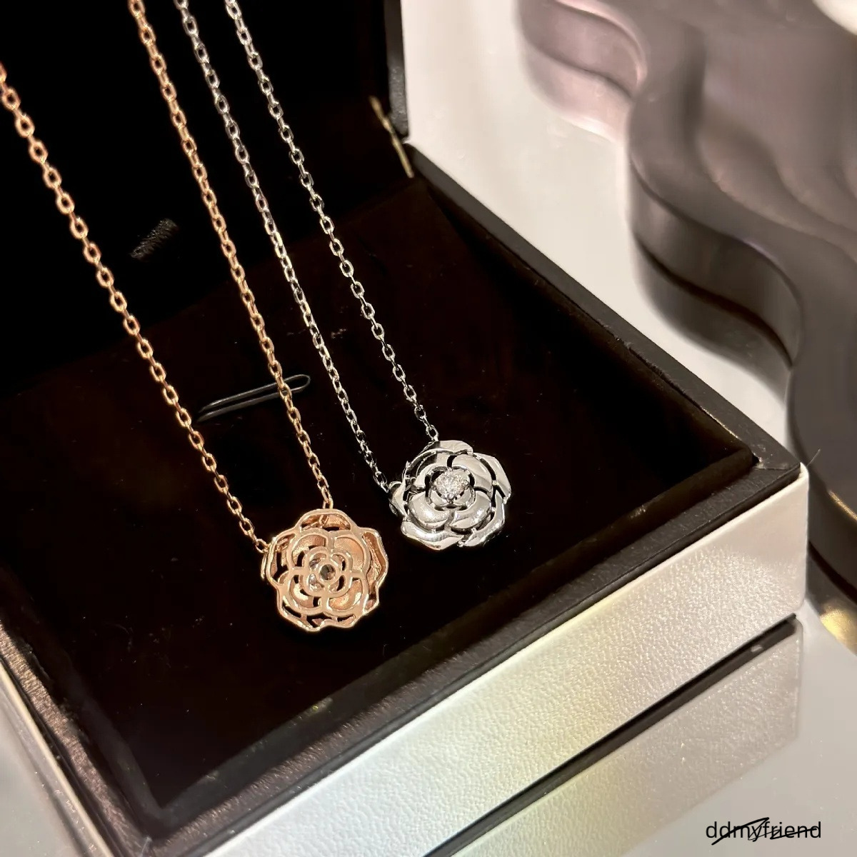 Hot Selling Camellia Glossy Small Flower Hollow Layered Sier S Necklace Designer Women Original Jewelry ddmyfriend