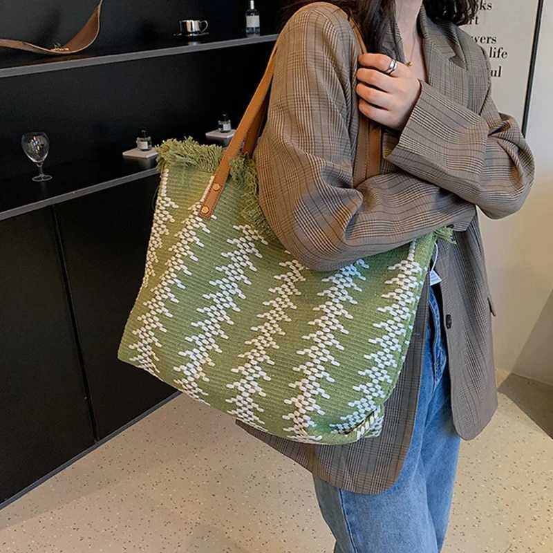 Casual Travel Stripe Design Shoulder Bag New Tassel Handbags Woven Canvas Bag Womens Large Capacity Tote Bag Z250915