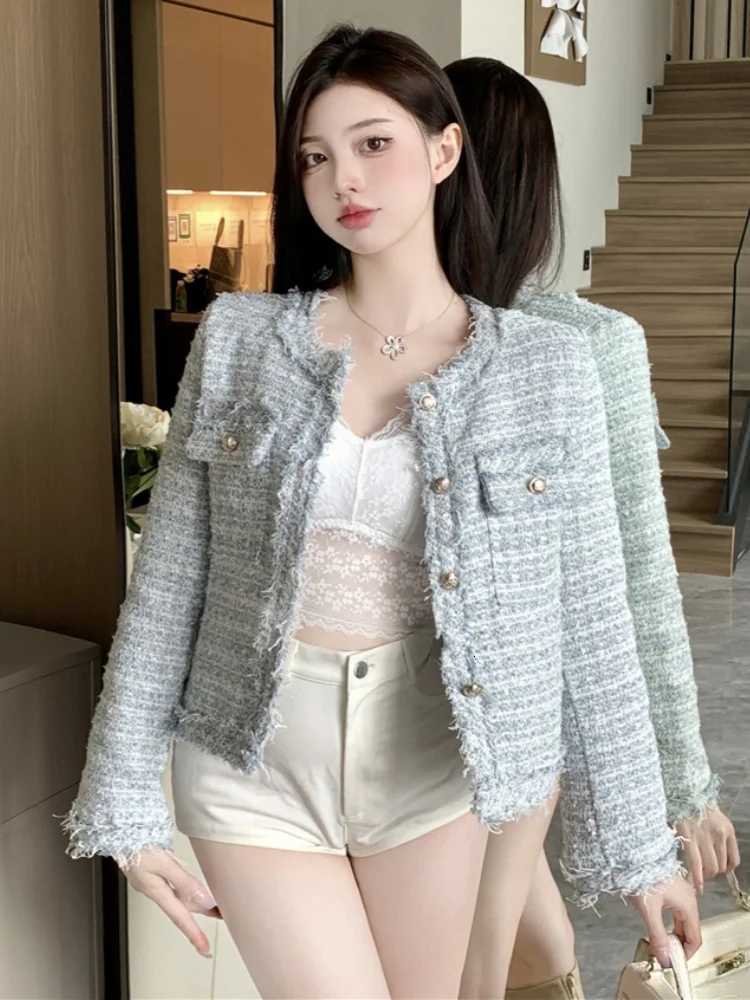 Elegant New Autumn Winter Tweed Short Coat Fine Knitwear Fashion Tassel Trim Stylish Womens Woolen Jacket Quality Z250918